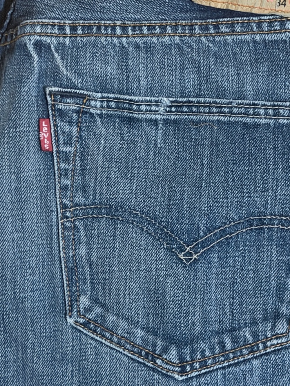 Levi's Men's 501 Washed Blue Relaxed Straight capri Jeans - Picture 4 of 11